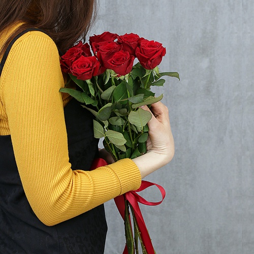 9 красных роз 50 см, Россия
